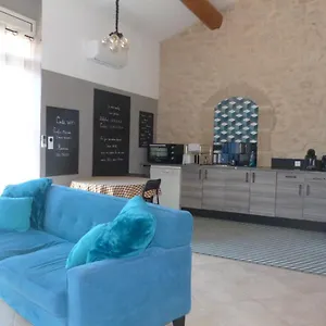 Enfin Arrivés ! Hébergement de vacances LʼIsle-sur-la-Sorgue